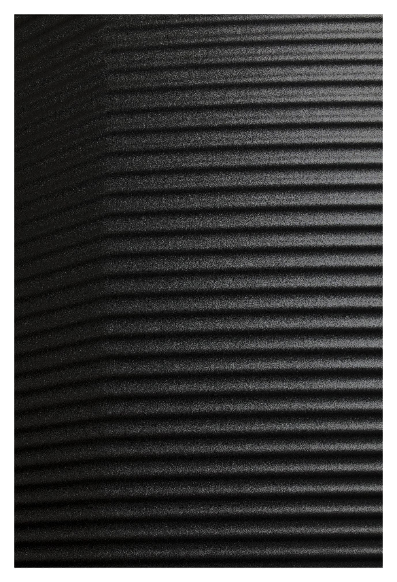 Střední skořepinový kufr Travelite Millennium M Black 2
