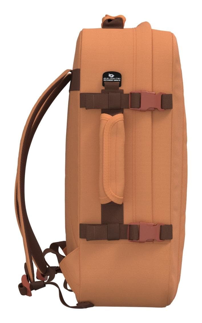 Cestovní batoh do letadla CabinZero Classic 44L Gobi sands 6