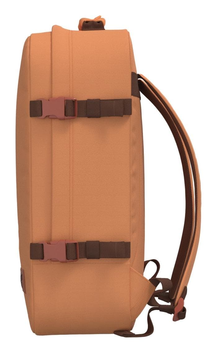 Cestovní batoh do letadla CabinZero Classic 44L Gobi sands 4
