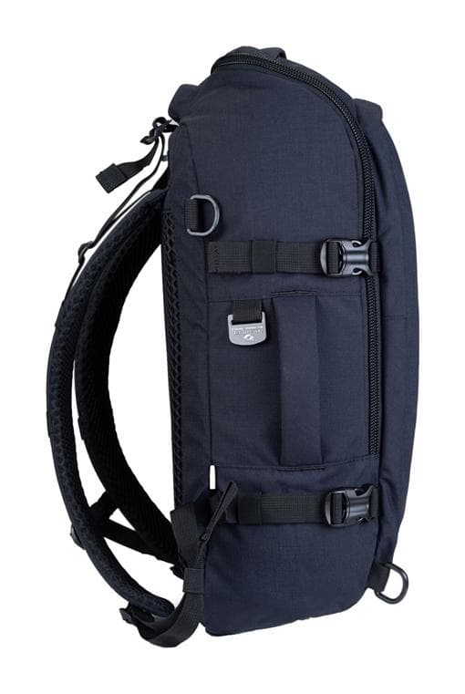Cestovní batoh do letadla CabinZero Adventure 32L Absolute Black 3