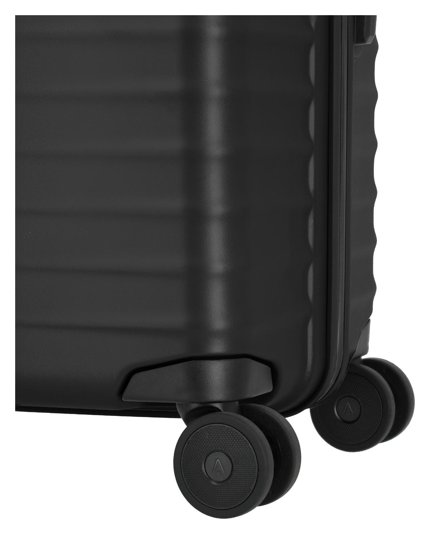 Velký skořepinový kufr Titan Upgrade L Nightshade black