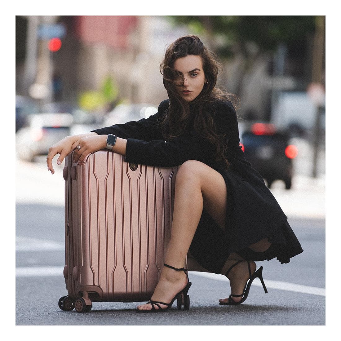 Střední cestovní kufr na kolečkách Heys Xtrak M Rose Gold